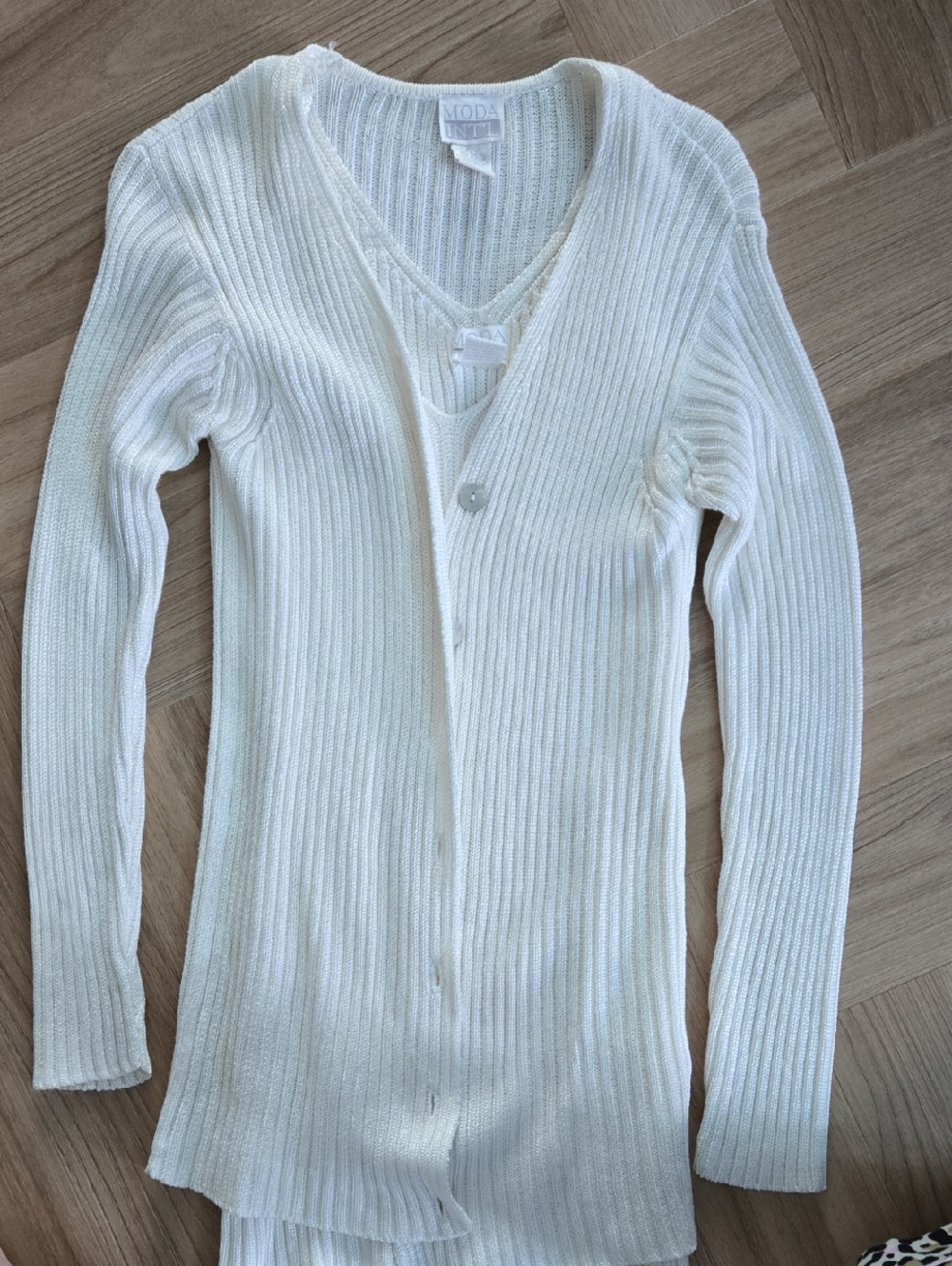 Moda Internarional Cream Ribbed V-Neck Button-Front Cardigan Twin Set Small - Picture 6 of 6